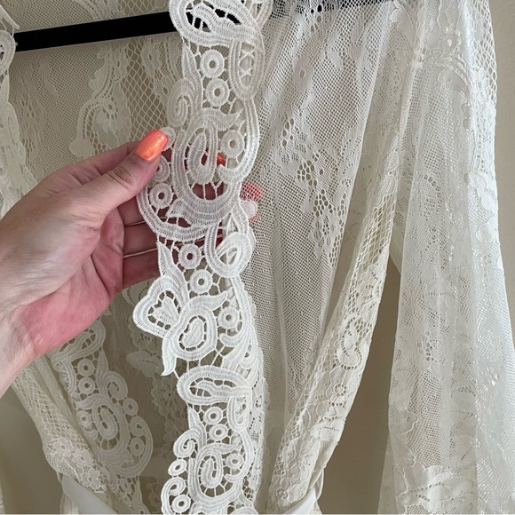 Inc INTERNATIONAL CONCEPTS Floral Scalloped Lace Wrap 3/4 Length Robe, size XS - Picture 8 of 13
